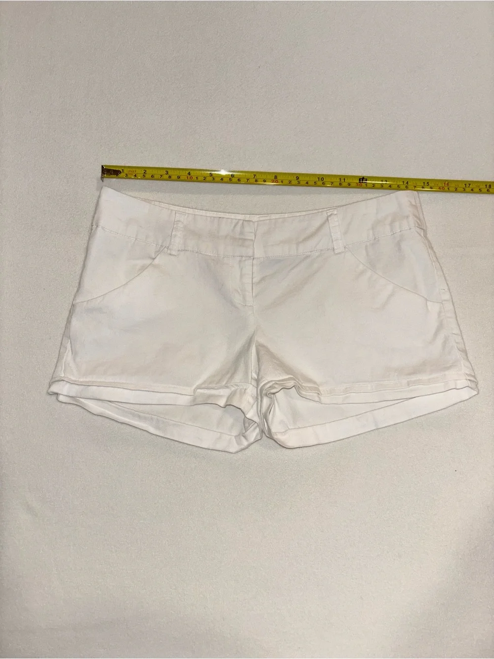 Color Swatch White Cotton Stretch Shorts Size M Basic Minimalist Clean Coastal
